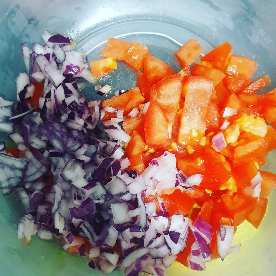 Cebola e tomate guacamole