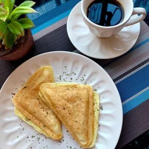 Pão de queijo de sanduicheira - Cardápio Saudável