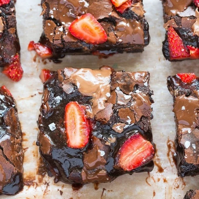 Brownie fit com morango