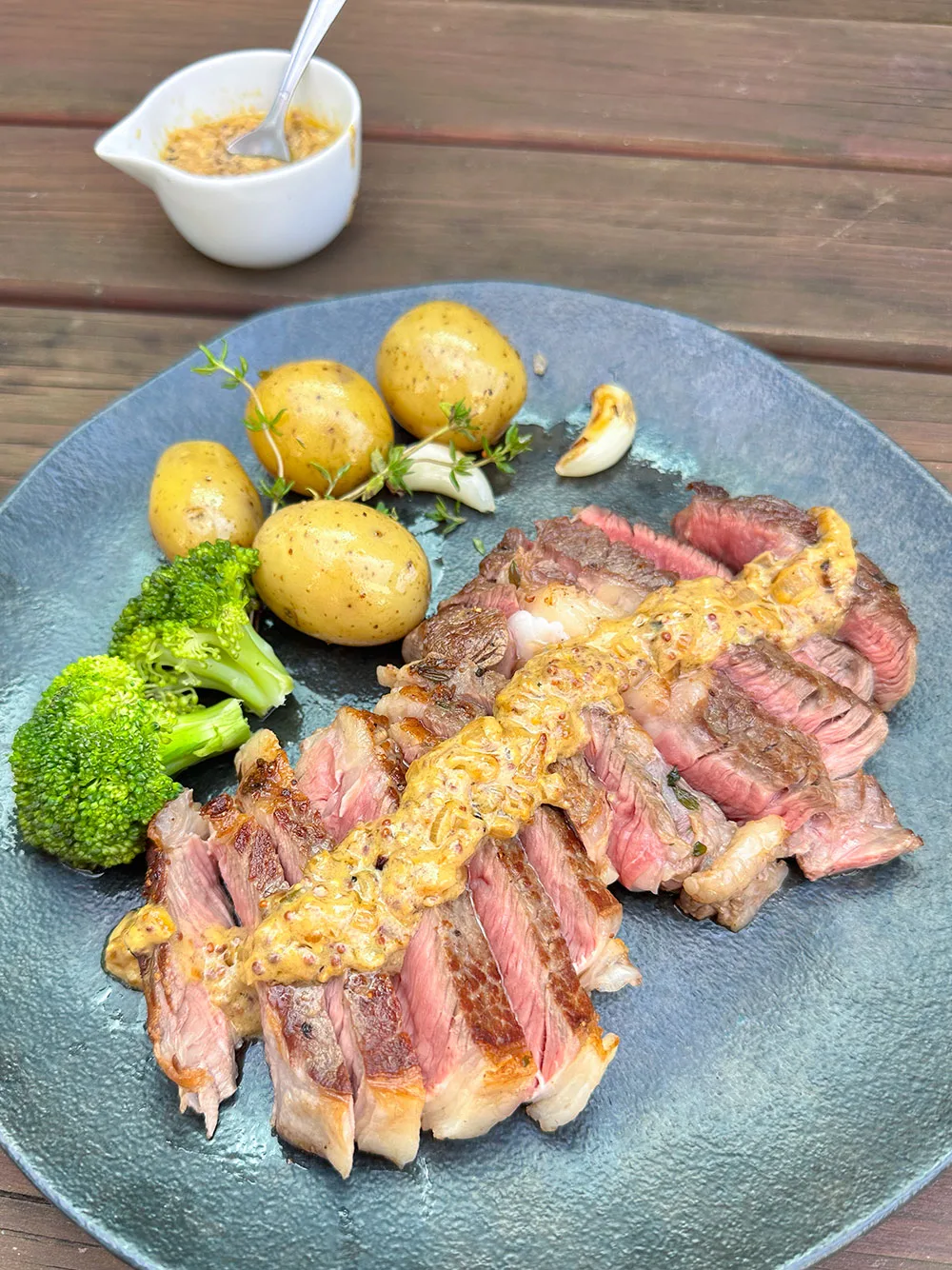 Entrecôte com Molho Mostarda Dijon